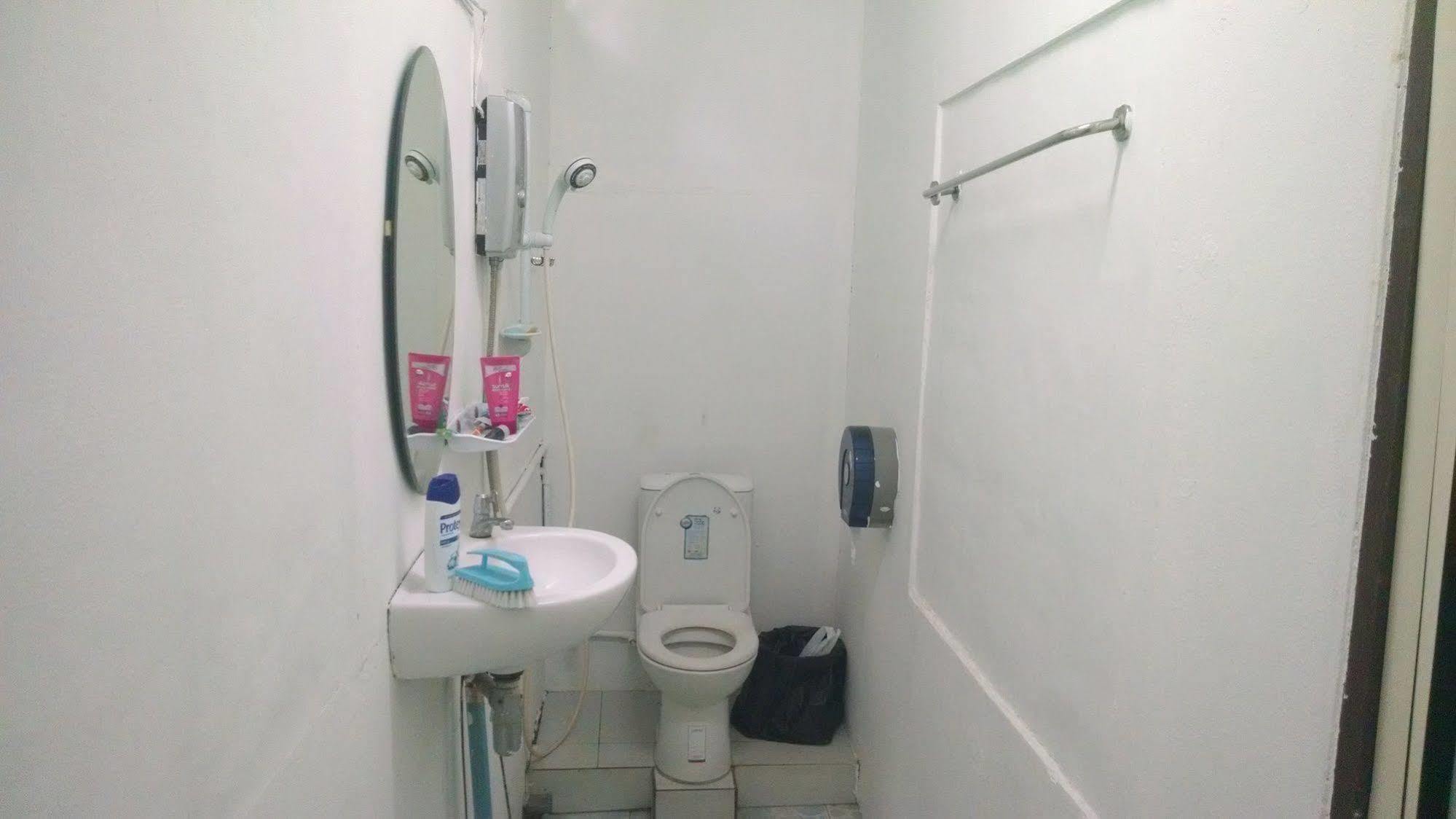 Wild & Wandering Backpacker Hostel & Bar Haad Rin Ngoại thất bức ảnh