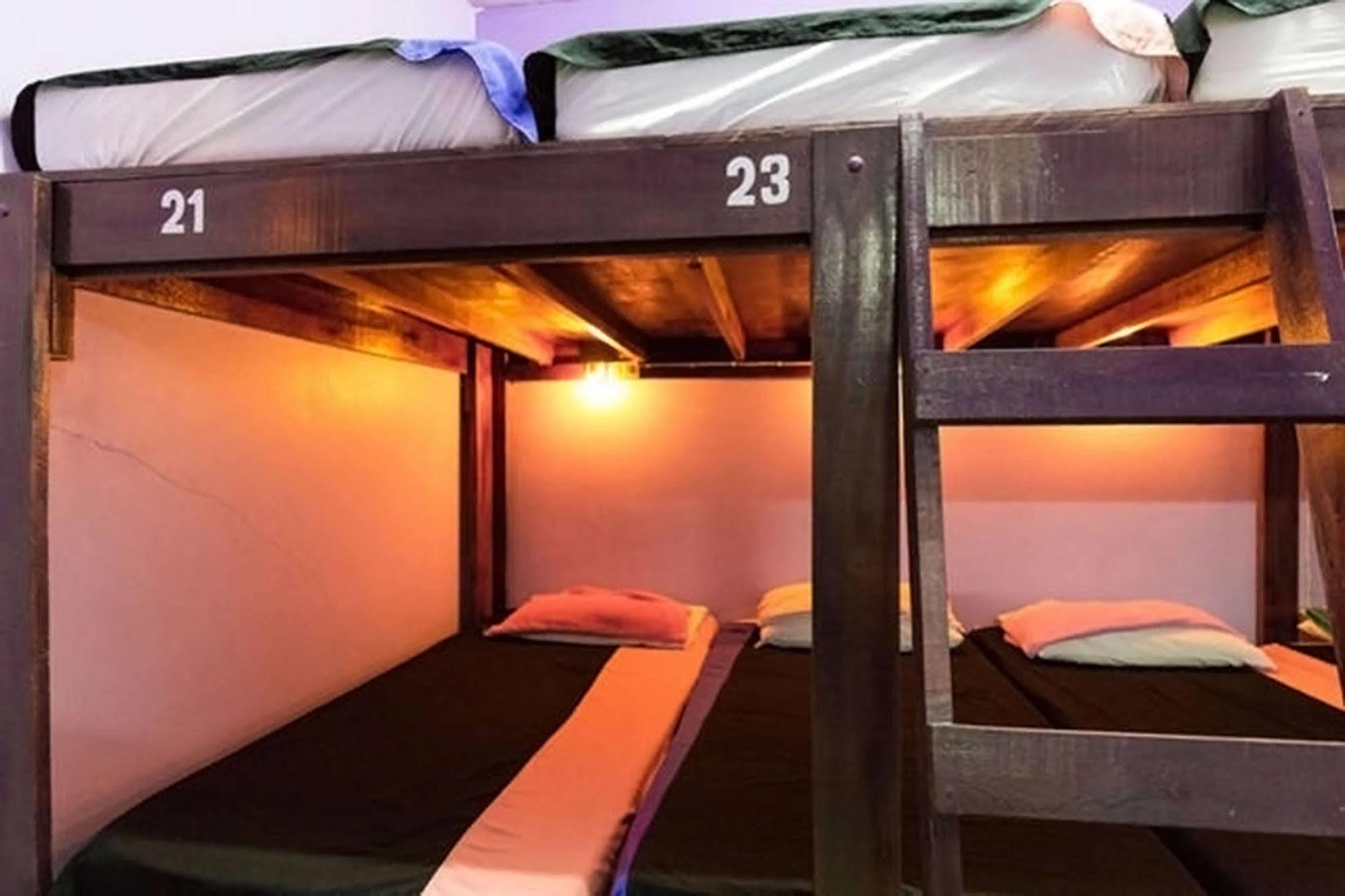 Wild & Wandering Backpacker Hostel & Bar Haad Rin Ngoại thất bức ảnh
